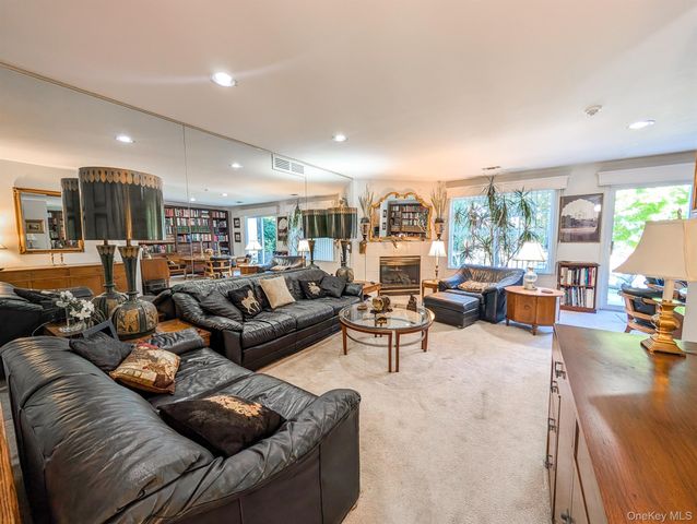 139 Erin Lane, East Setauket, NY 11733