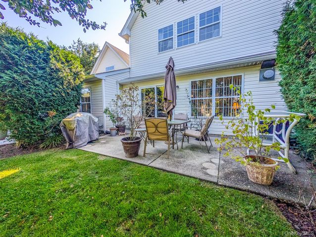 139 Erin Lane, East Setauket, NY 11733