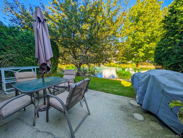 139 Erin Lane, East Setauket, NY 11733