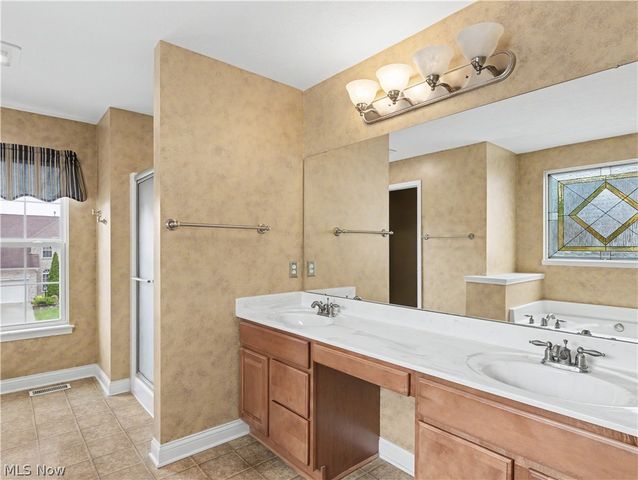 3193 Bickleigh Circle, Akron, OH 44312