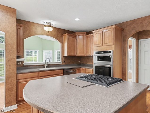 3193 Bickleigh Circle, Akron, OH 44312