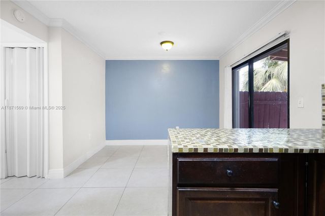 8360 NW 8th St 11-2, Miami, FL 33126
