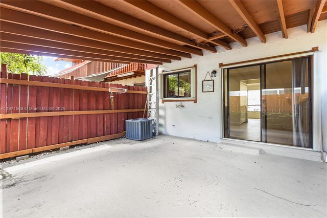 8360 NW 8th St 11-2, Miami, FL 33126