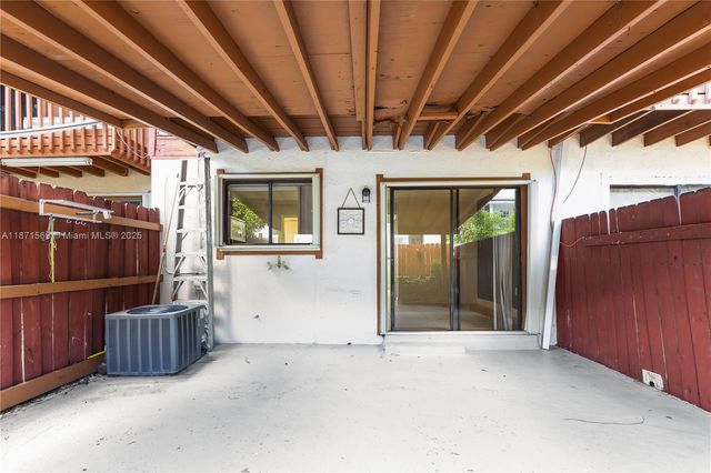 8360 NW 8th St 11-2, Miami, FL 33126