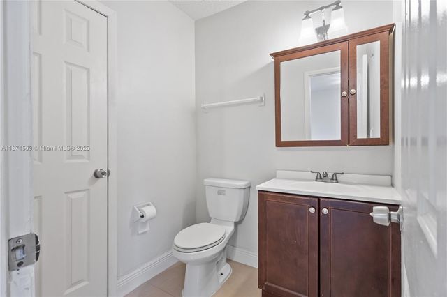 8360 NW 8th St 11-2, Miami, FL 33126