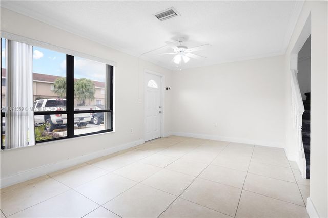 8360 NW 8th St 11-2, Miami, FL 33126