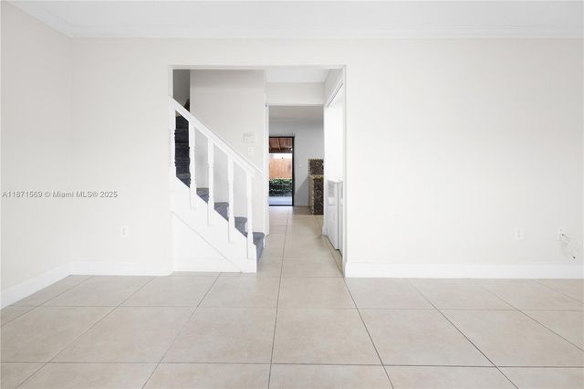 8360 NW 8th St 11-2, Miami, FL 33126