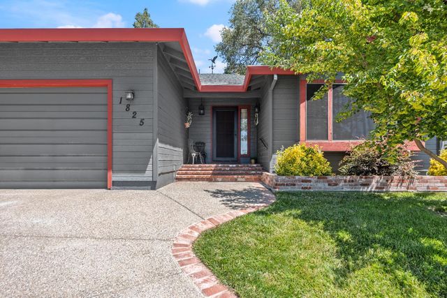 1825 Calloway Cir, Auburn, CA 95603