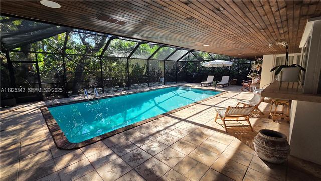 7400 SW 166th St, Palmetto Bay, FL 33157