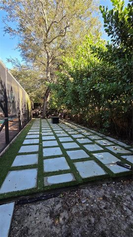 7400 SW 166th St, Palmetto Bay, FL 33157