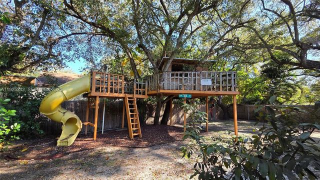 7400 SW 166th St, Palmetto Bay, FL 33157