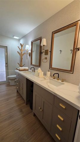 7400 SW 166th St, Palmetto Bay, FL 33157