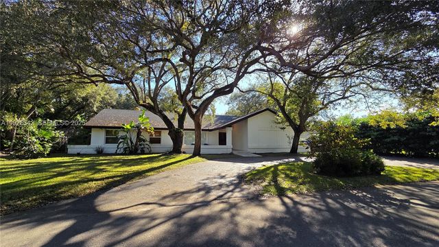 7400 SW 166th St, Palmetto Bay, FL 33157