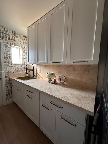 7400 SW 166th St, Palmetto Bay, FL 33157