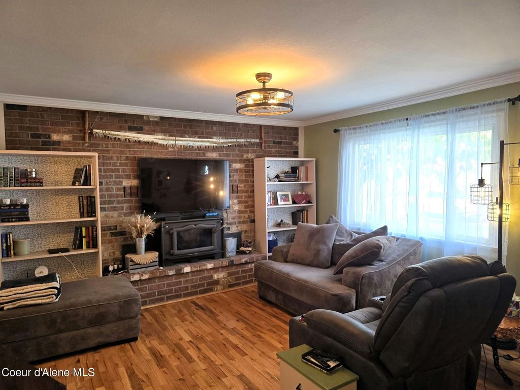 15 W Mullan Ave, Kellogg, ID 83837 photo 4