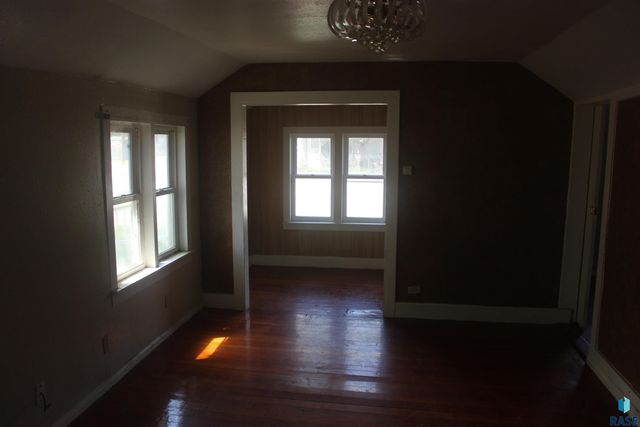 1014 Kennedy Dr Drive, Yankton, SD 57078