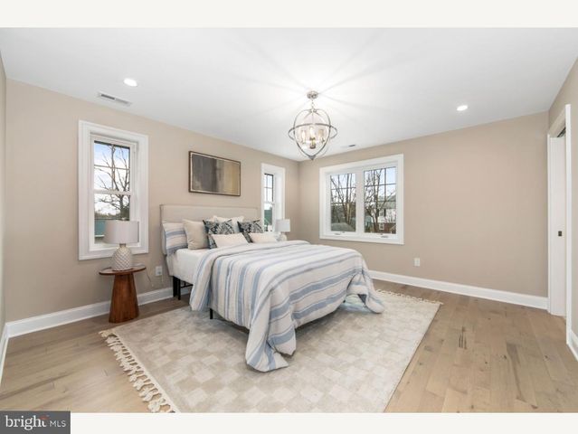 1833 W HIGH ST, Haddon Heights, NJ 08035