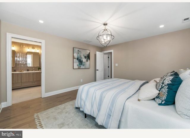 1833 W HIGH ST, Haddon Heights, NJ 08035