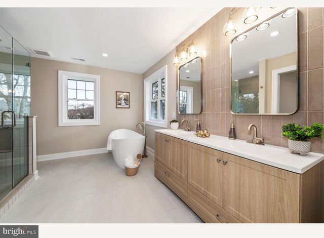 1833 W HIGH ST, Haddon Heights, NJ 08035