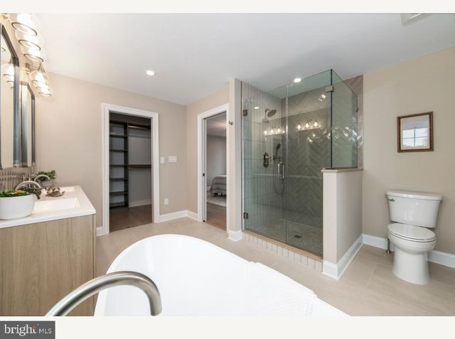 1833 W HIGH ST, Haddon Heights, NJ 08035