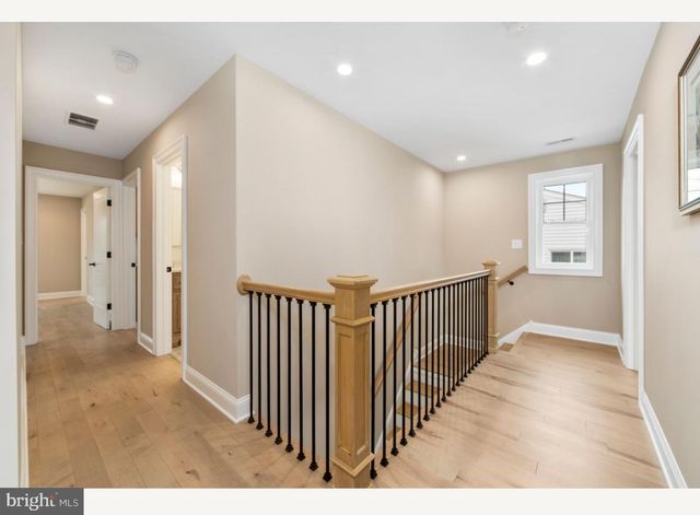 1833 W HIGH ST, Haddon Heights, NJ 08035