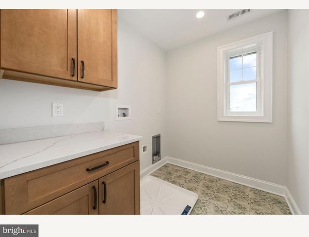 1833 W HIGH ST, Haddon Heights, NJ 08035