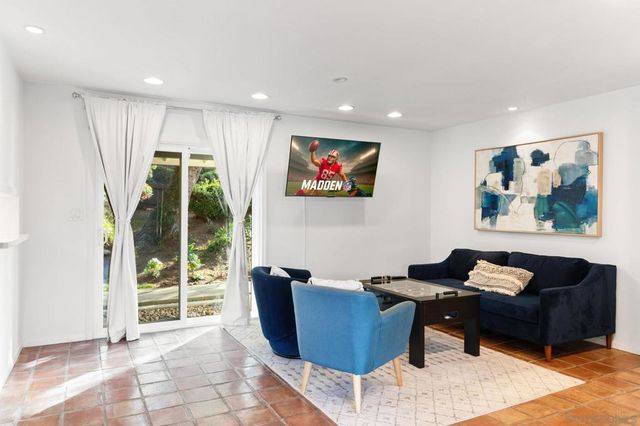 7806 Via Capri, La Jolla, CA 92037