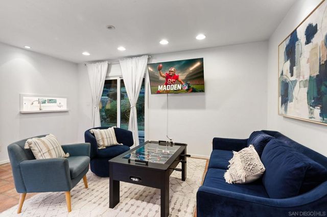 7806 Via Capri, La Jolla, CA 92037