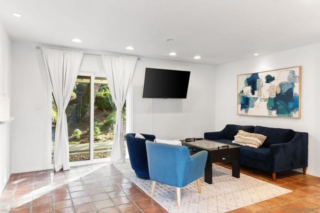 7806 Via Capri, La Jolla, CA 92037