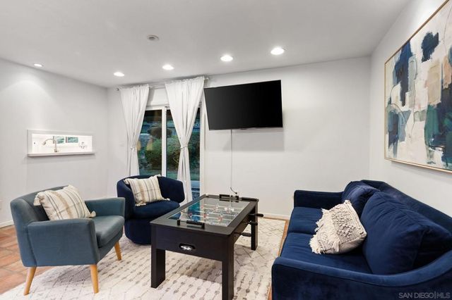 7806 Via Capri, La Jolla, CA 92037