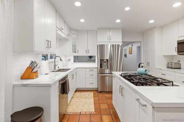 7806 Via Capri, La Jolla, CA 92037