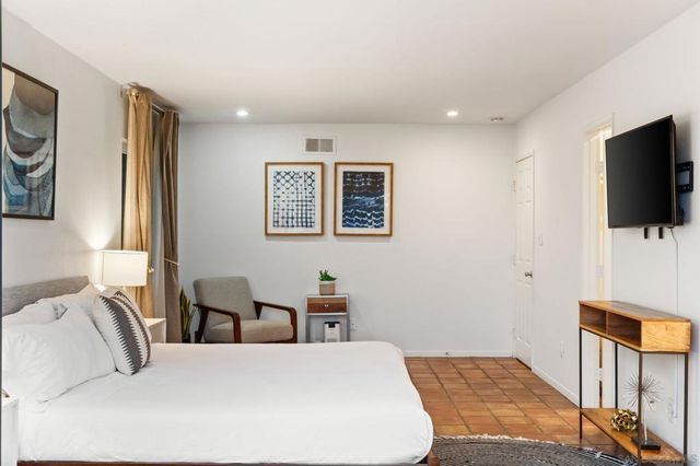 7806 Via Capri, La Jolla, CA 92037