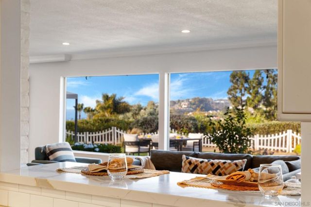 7806 Via Capri, La Jolla, CA 92037