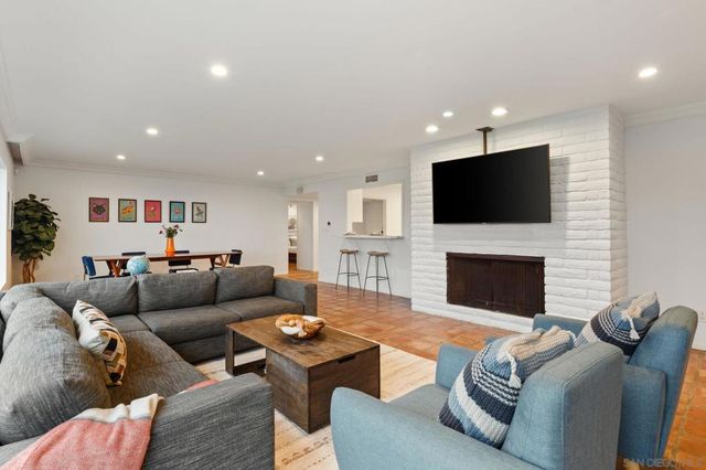 7806 Via Capri, La Jolla, CA 92037