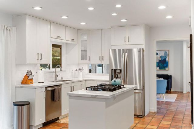 7806 Via Capri, La Jolla, CA 92037