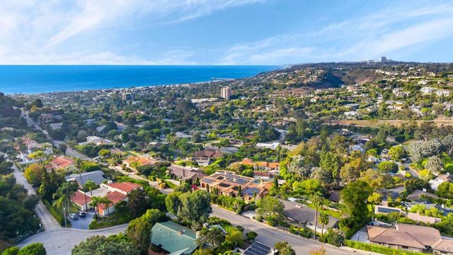 7806 Via Capri, La Jolla, CA 92037