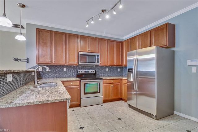 618 Red Hill RD, Newport News, VA 23602