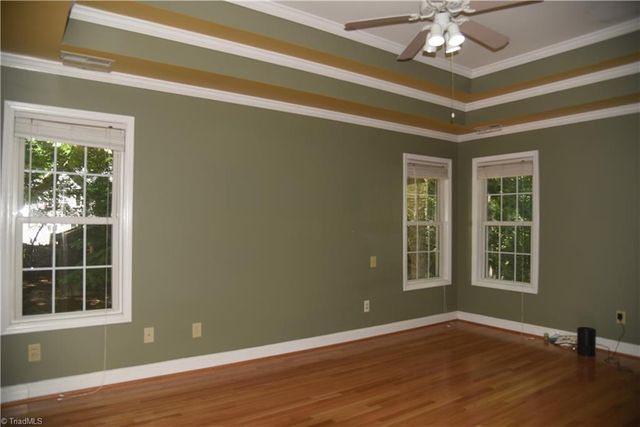 915 New Hampshire Drive, Jamestown, NC 27282