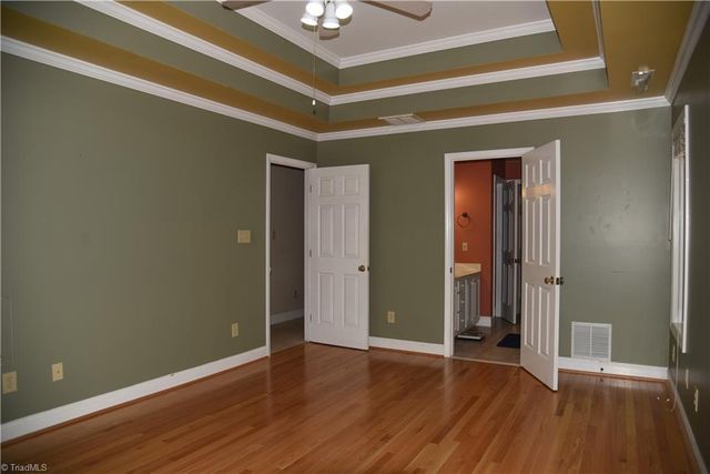 915 New Hampshire Drive, Jamestown, NC 27282