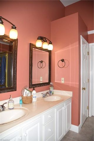 915 New Hampshire Drive, Jamestown, NC 27282