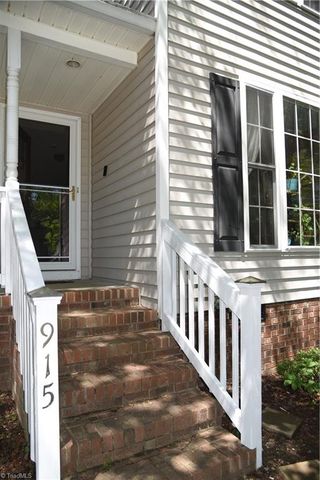 915 New Hampshire Drive, Jamestown, NC 27282