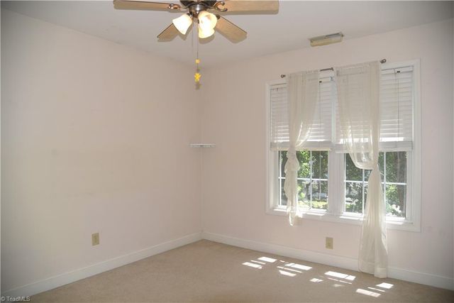 915 New Hampshire Drive, Jamestown, NC 27282