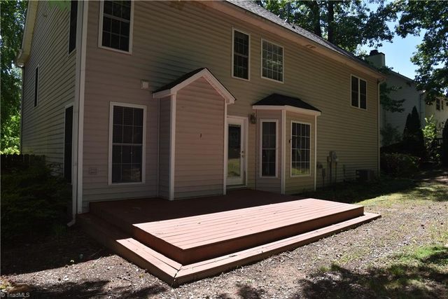 915 New Hampshire Drive, Jamestown, NC 27282