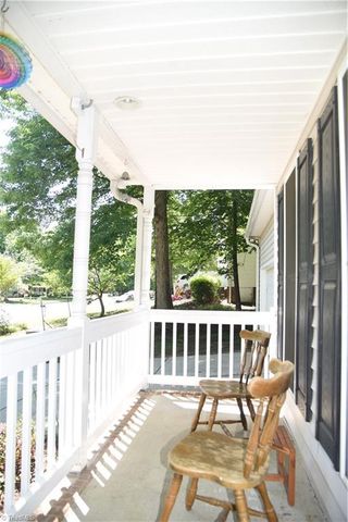 915 New Hampshire Drive, Jamestown, NC 27282