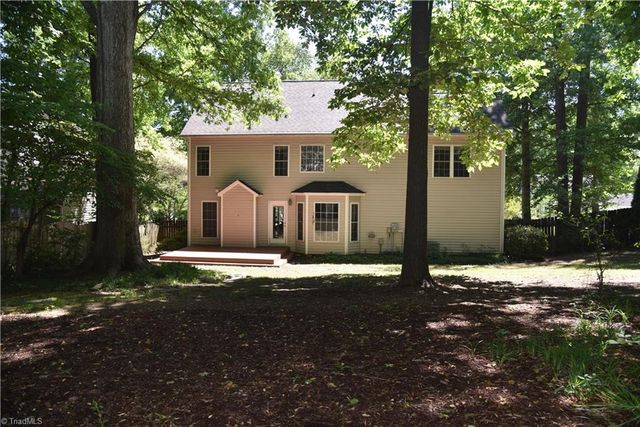 915 New Hampshire Drive, Jamestown, NC 27282