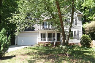 915 New Hampshire Drive, Jamestown, NC 27282