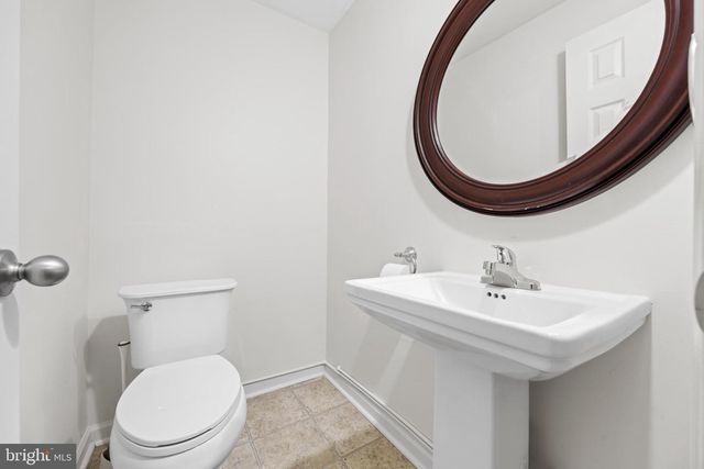14 VENETIAN CT, Hedgesville, WV 25427