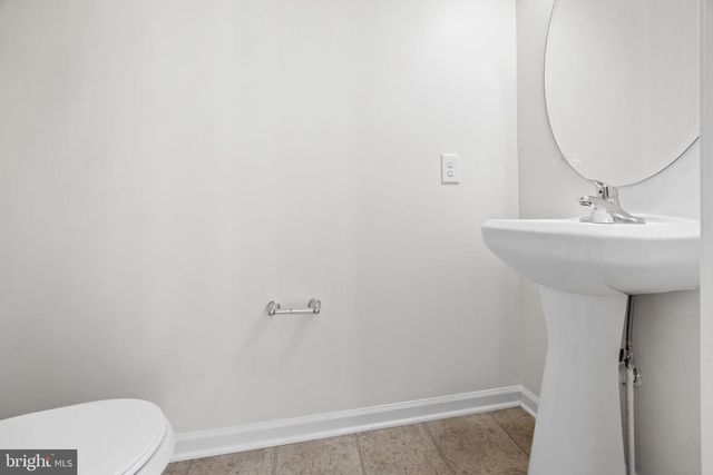 14 VENETIAN CT, Hedgesville, WV 25427