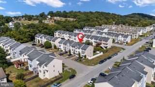 14 VENETIAN CT, Hedgesville, WV 25427