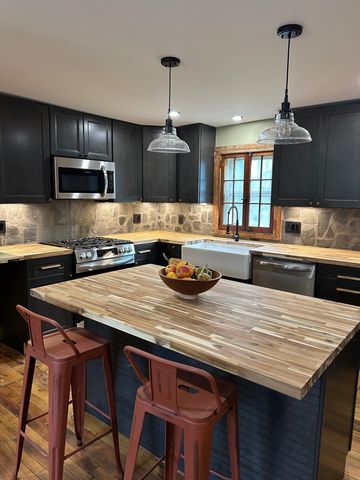 19 Sinclair Road, Johnson, VT 05656